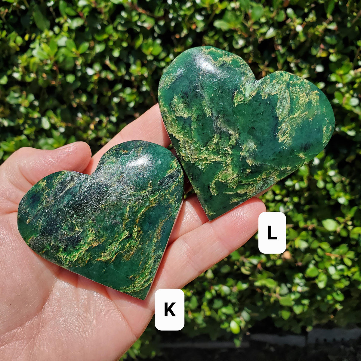 Emerald Heart - Heals Heart Chakra, Compassion, Acceptance, Wisdom, Confidence - Green Emerald Crystal Heart Healing Gemstones
