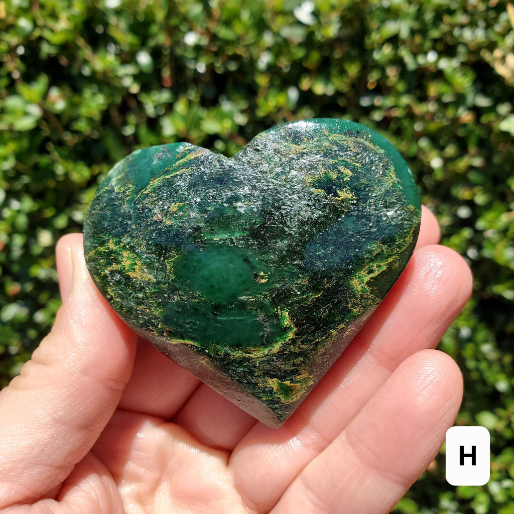 Emerald Heart - Heals Heart Chakra, Compassion, Acceptance, Wisdom, Confidence - Green Emerald Crystal Heart Healing Gemstones