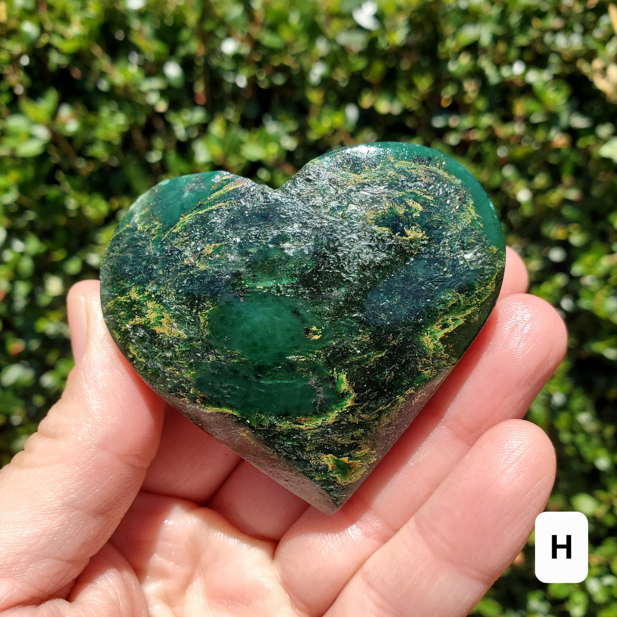Emerald Heart - Heals Heart Chakra, Compassion, Acceptance, Wisdom, Confidence - Green Emerald Crystal Heart Healing Gemstones