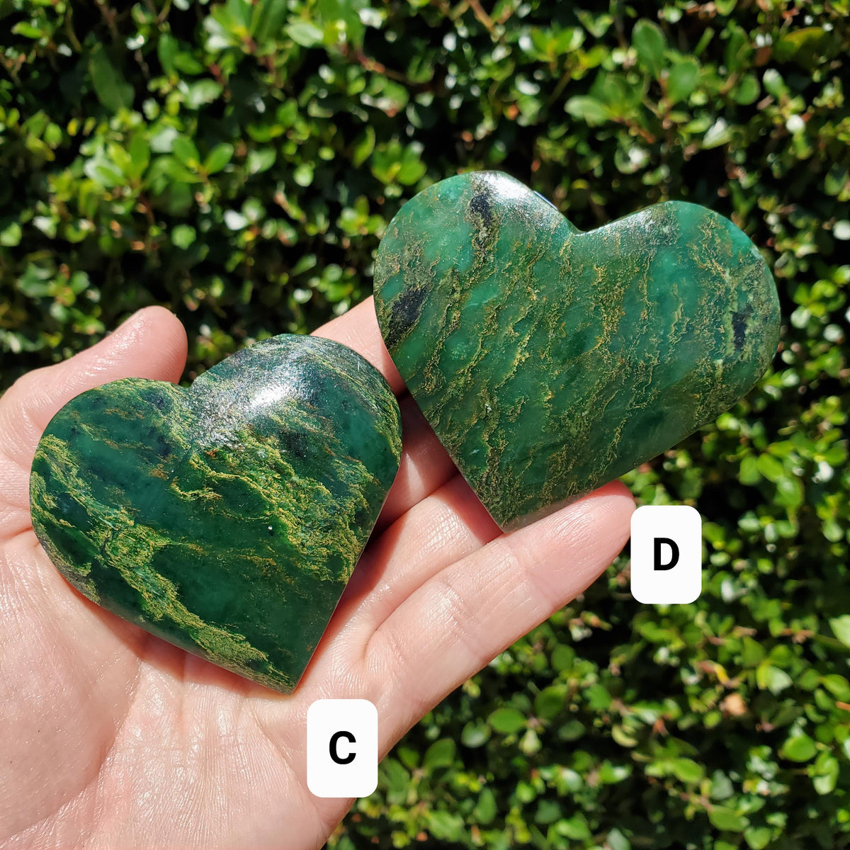 Emerald Heart - Heals Heart Chakra, Compassion, Acceptance, Wisdom, Confidence - Green Emerald Crystal Heart Healing Gemstones