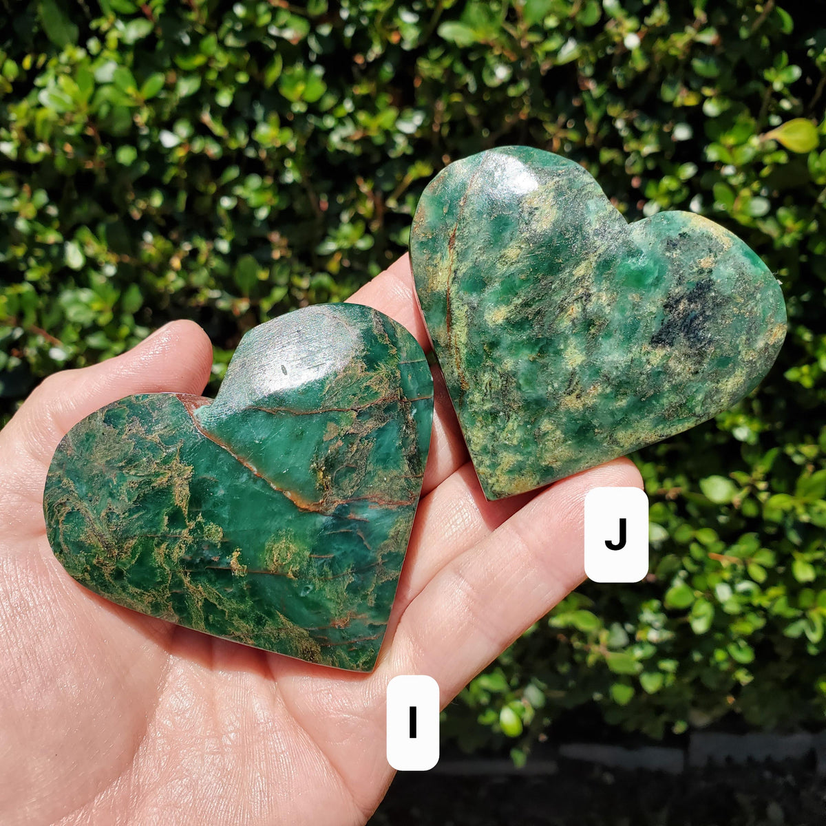 Emerald Heart - Heals Heart Chakra, Compassion, Acceptance, Wisdom, Confidence - Green Emerald Crystal Heart Healing Gemstones