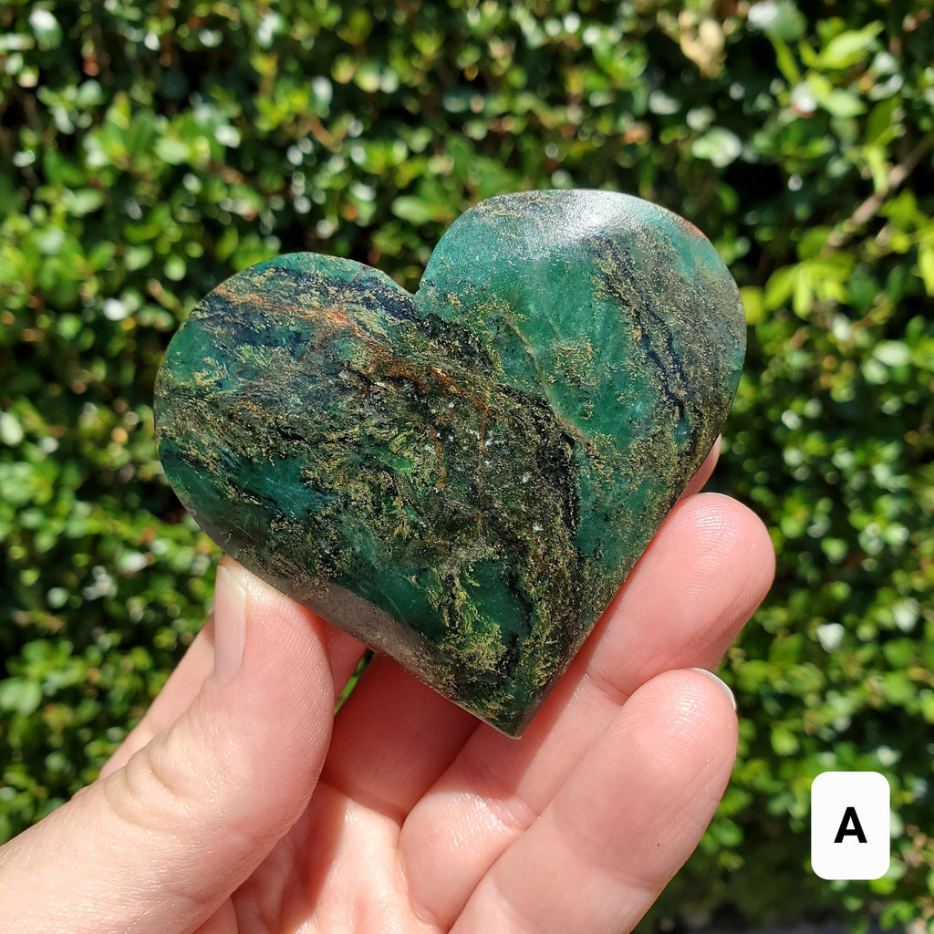Emerald Heart - Heals Heart Chakra, Compassion, Acceptance, Wisdom, Confidence - Green Emerald Crystal Heart Healing Gemstones