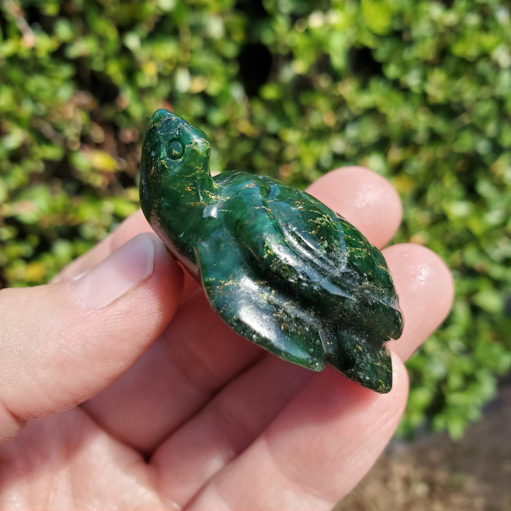 Small Emerald Turtle Carving - Heals Heart Chakra, Compassion, Acceptance, Wisdom, Confidence - Emerald Crystal Turtle Healing Gemstone