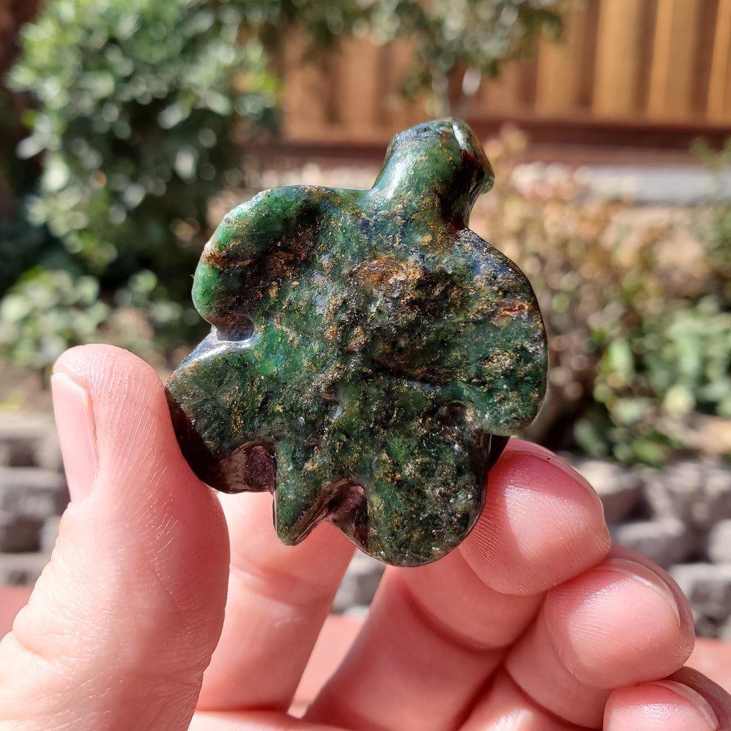 Small Emerald Turtle Carving - Heals Heart Chakra, Compassion, Acceptance, Wisdom, Confidence - Emerald Crystal Turtle Healing Gemstone