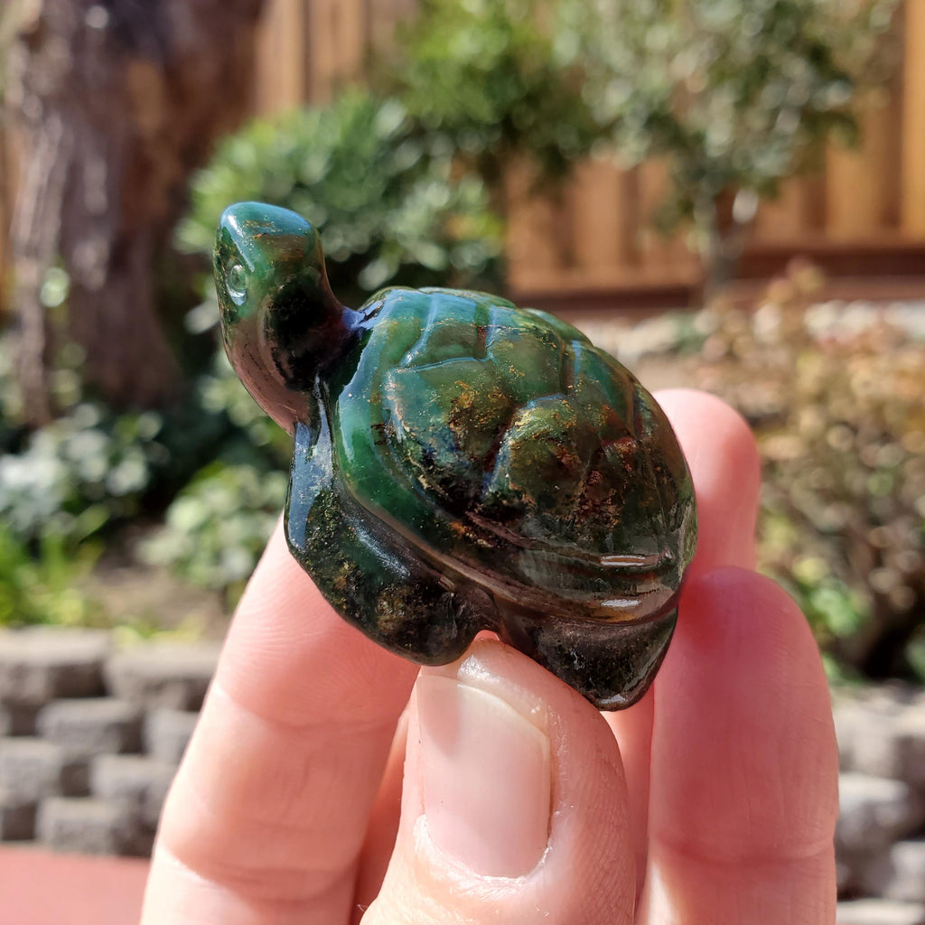 Small Emerald Turtle Carving - Heals Heart Chakra, Compassion, Acceptance, Wisdom, Confidence - Emerald Crystal Turtle Healing Gemstone