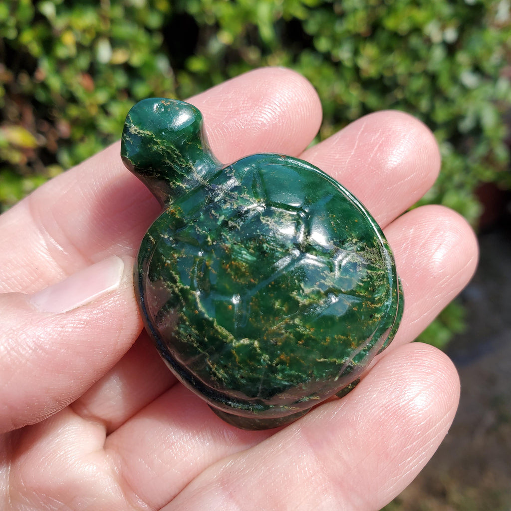 Small Emerald Turtle Carving - Heals Heart Chakra, Compassion, Acceptance, Wisdom, Confidence - Emerald Crystal Turtle Healing Gemstone
