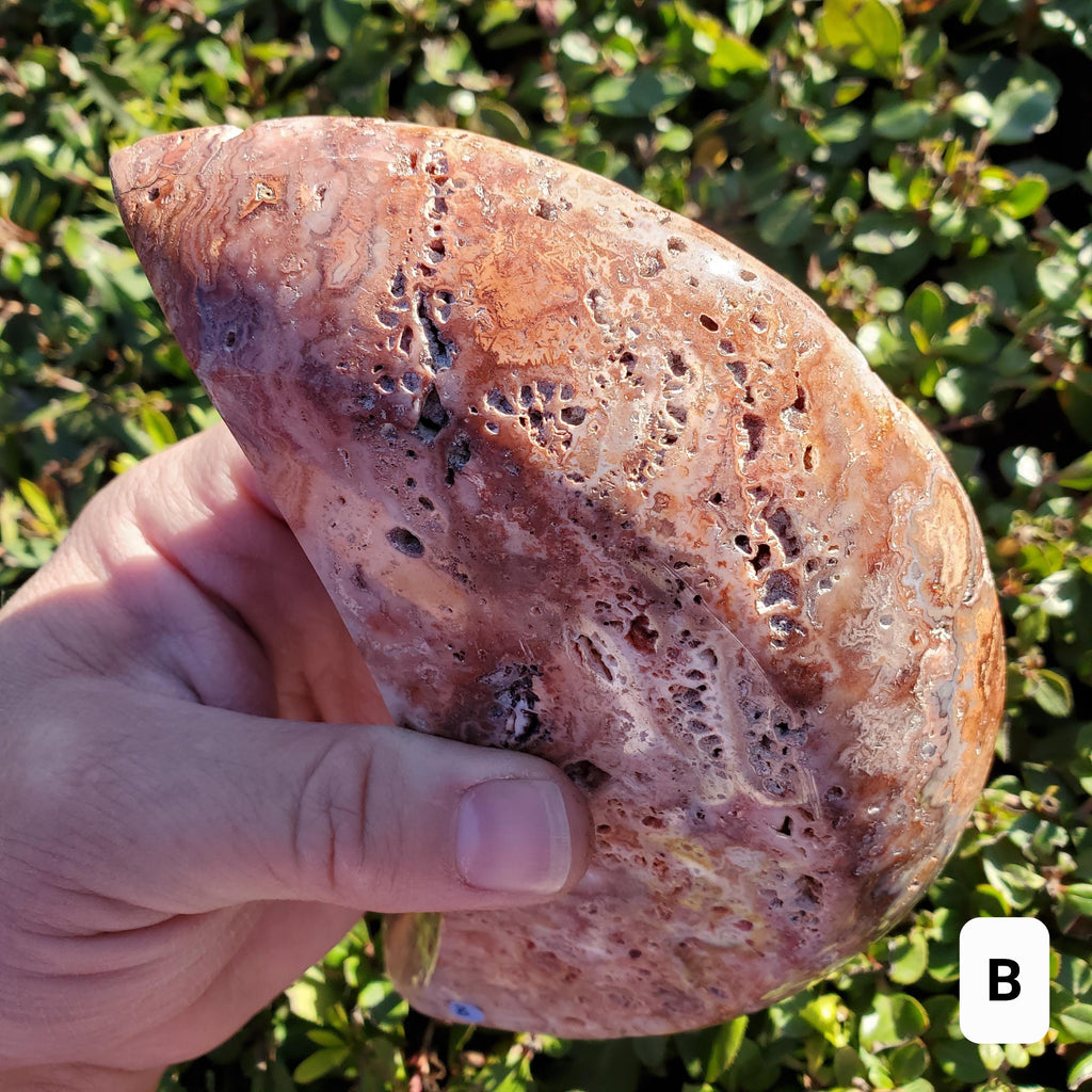 Pink Lace Agate Crescent Moon Tray- Balance Physical, Mental, Emotional - Agate Crystal Moon Display Tray for Trinkets Healing Decor