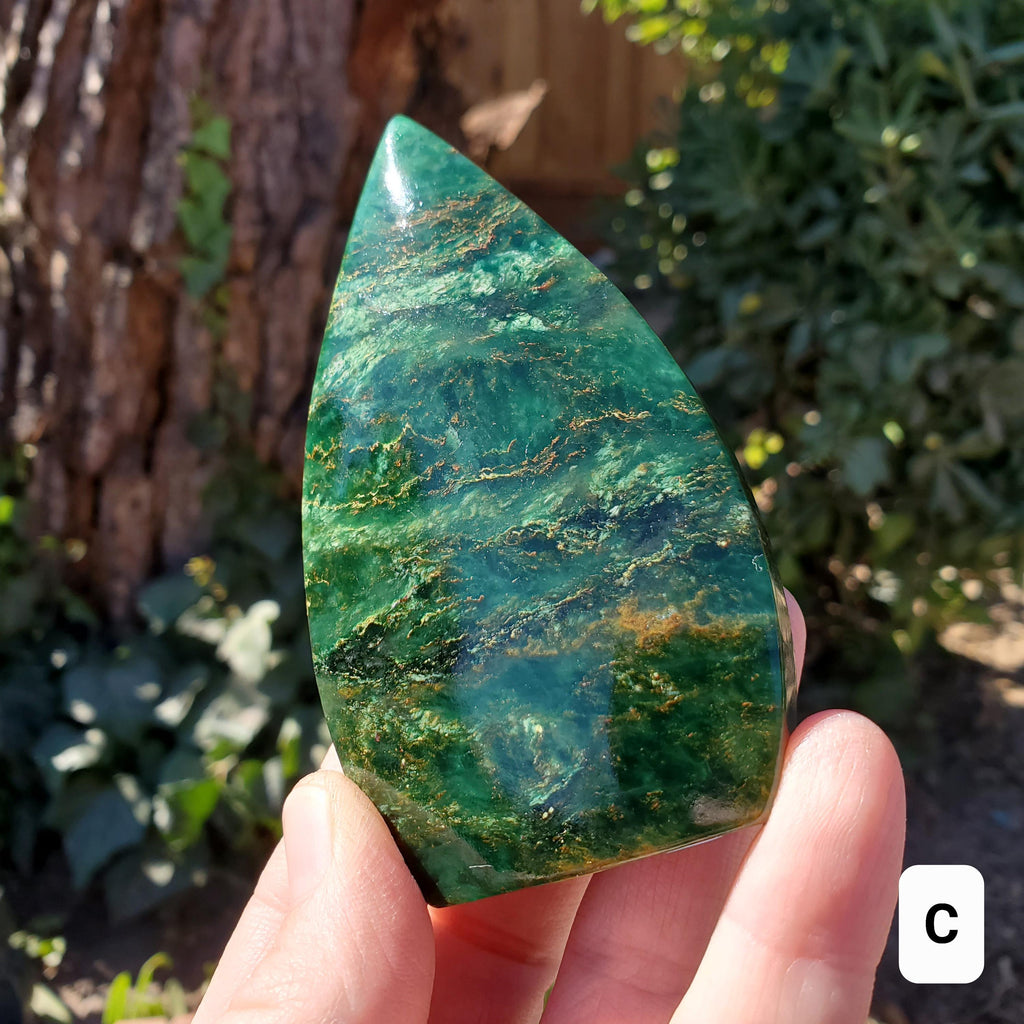Green Emerald Flame - Heals Heart Chakra, Compassion, Acceptance, Wisdom, Confidence - Green Crystal Point Healing Gemstones