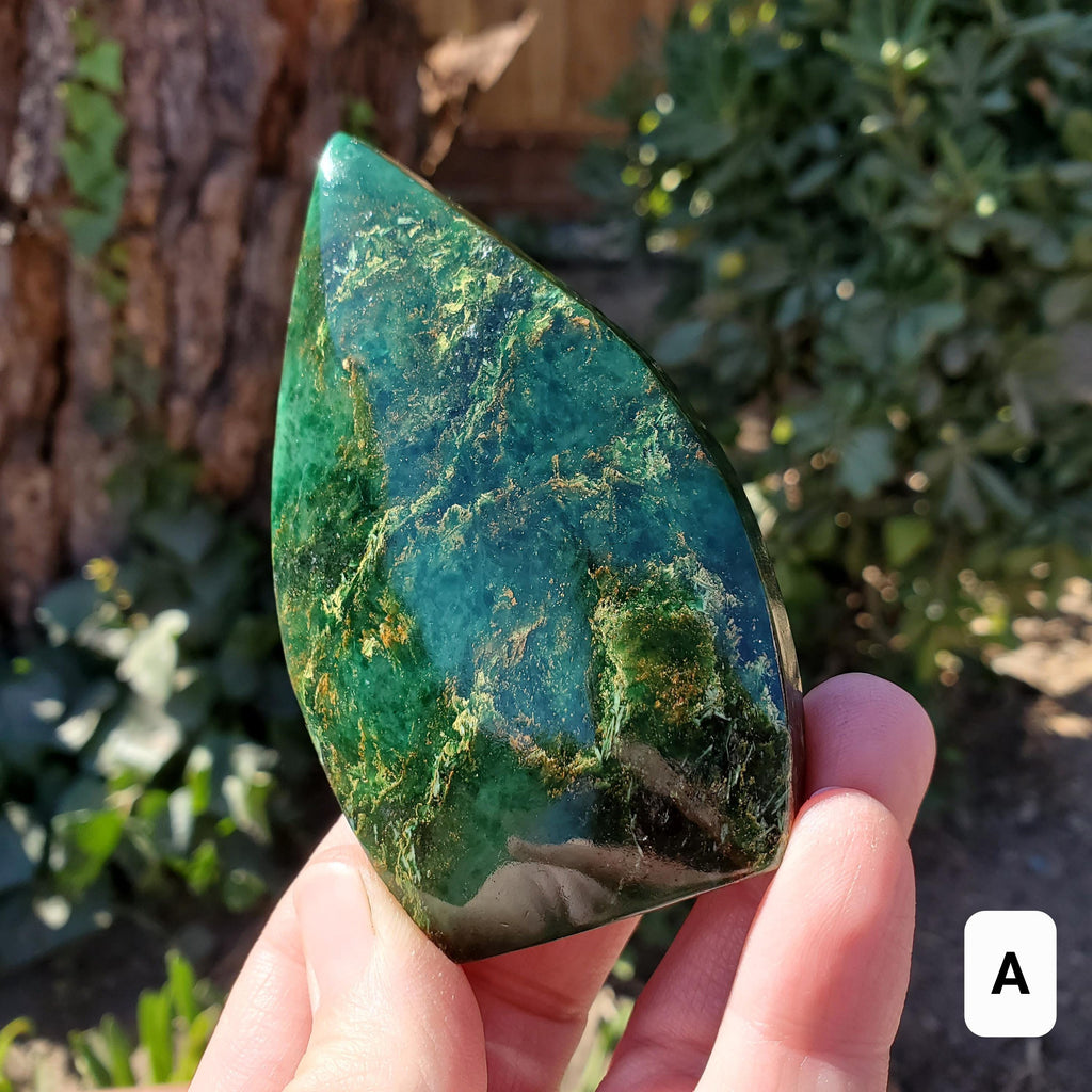Green Emerald Flame - Heals Heart Chakra, Compassion, Acceptance, Wisdom, Confidence - Green Crystal Point Healing Gemstones