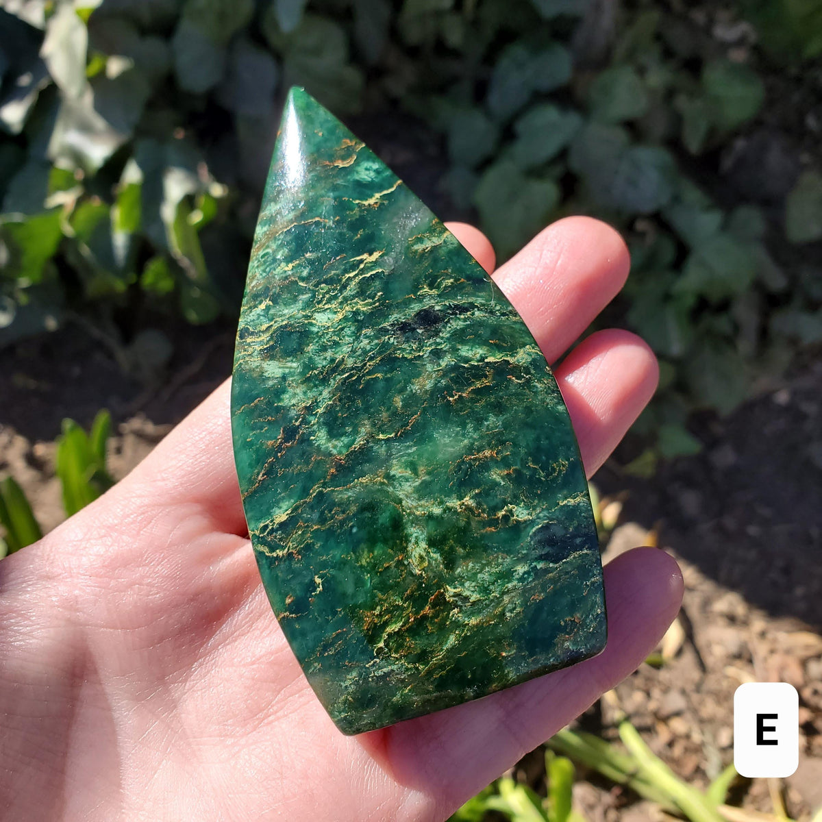 Green Emerald Flame - Heals Heart Chakra, Compassion, Acceptance, Wisdom, Confidence - Green Crystal Point Healing Gemstones