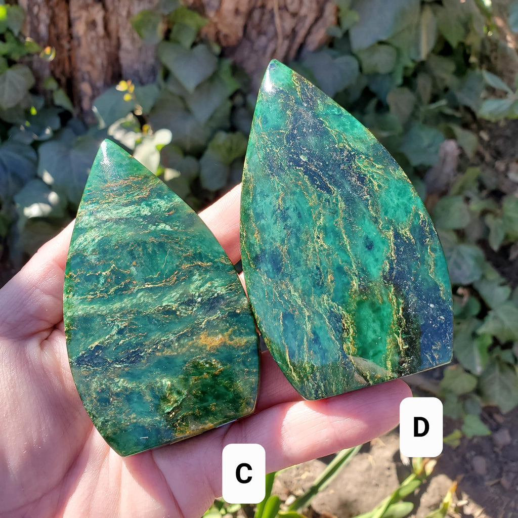 Green Emerald Flame - Heals Heart Chakra, Compassion, Acceptance, Wisdom, Confidence - Green Crystal Point Healing Gemstones