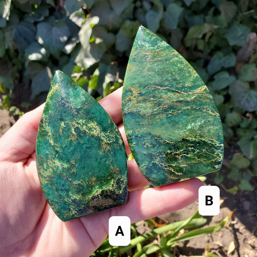 Green Emerald Flame - Heals Heart Chakra, Compassion, Acceptance, Wisdom, Confidence - Green Crystal Point Healing Gemstones