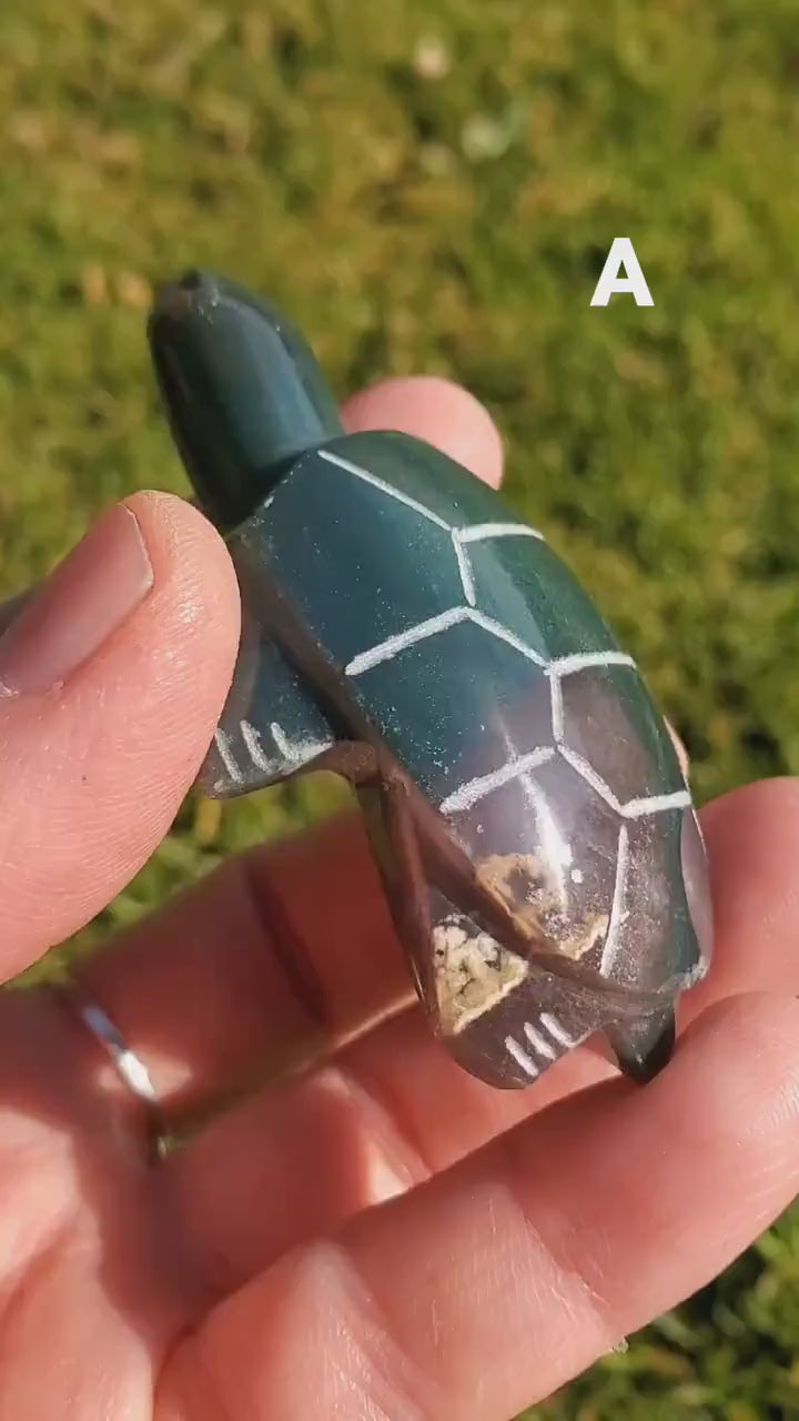 Grape Agate Turtle - Self Confidence. Psychic Protection, Dreams, Intuition - Purple and Green Turtle Carving Crystal Healing Gemstones