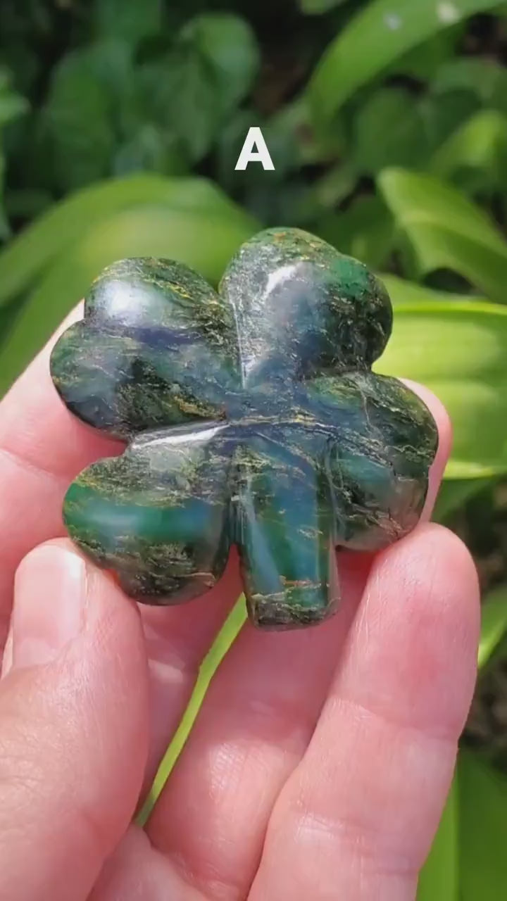 Cute Emerald Clover - Heals Heart Chakra, Compassion, Acceptance, Wisdom, Confidence - Green Emerald Crystal Clover Healing Gemstones